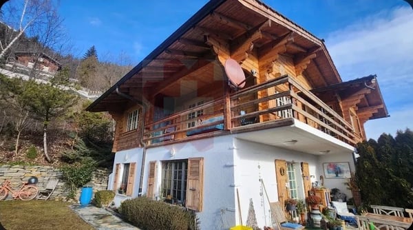 Magnifique chalet en madrier avec vue panoramique sur le Valais 3