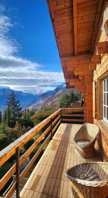 Magnifique chalet en madrier avec vue panoramique sur le Valais 11