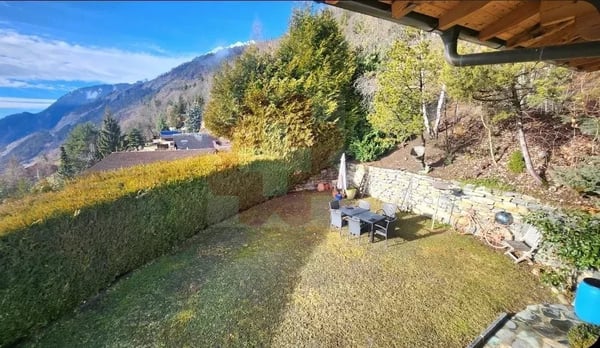 Magnifique chalet en madrier avec vue panoramique sur le Valais 12