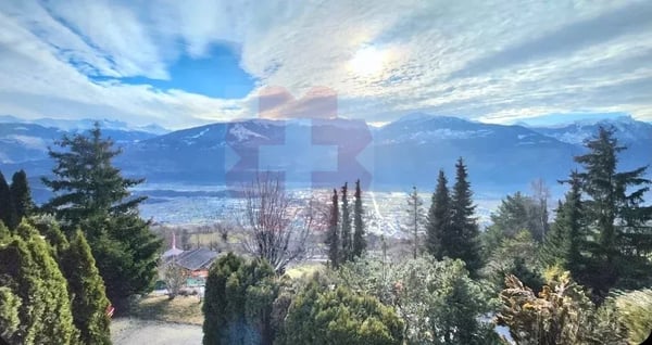 Magnifique chalet en madrier avec vue panoramique sur le Valais 2