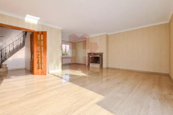 Maison familiale avec vue panoramique et exceptionnel potentiel de rénovation ? Gravelone, Sion 8