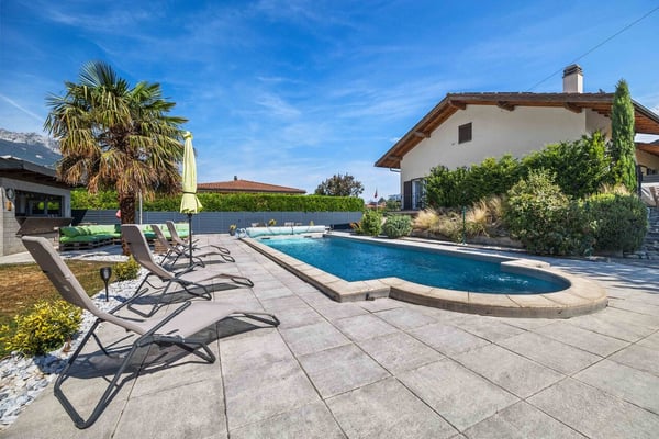 Massongex - Villa 6,5 pièces avec piscine et jardin 1