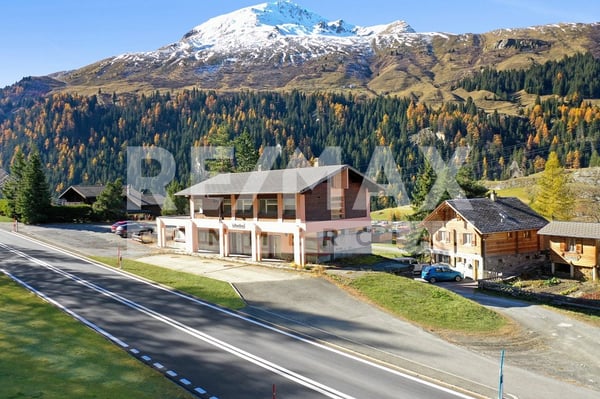 Immeuble mixte à rénover, avec restaurant + chambres à Bourg-St-Pierre (VS)