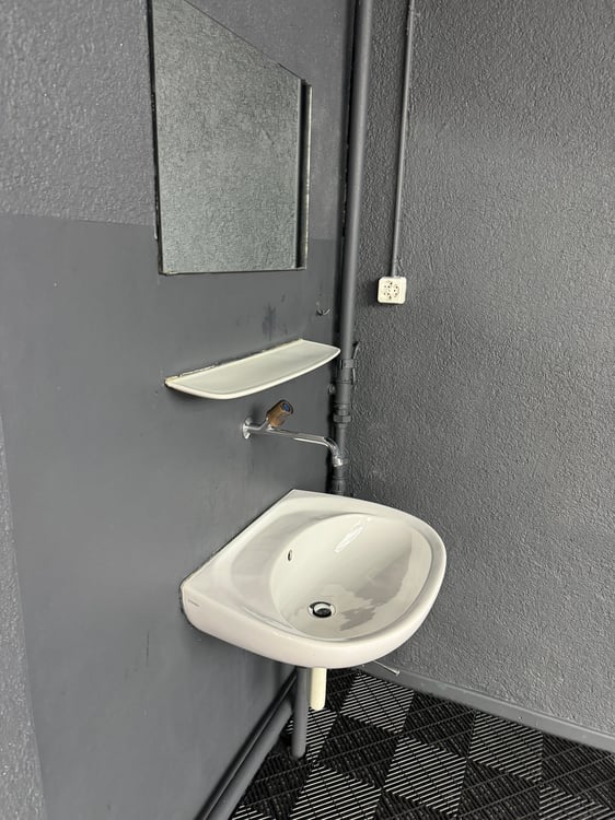 atelier dépôt magasin vente 5