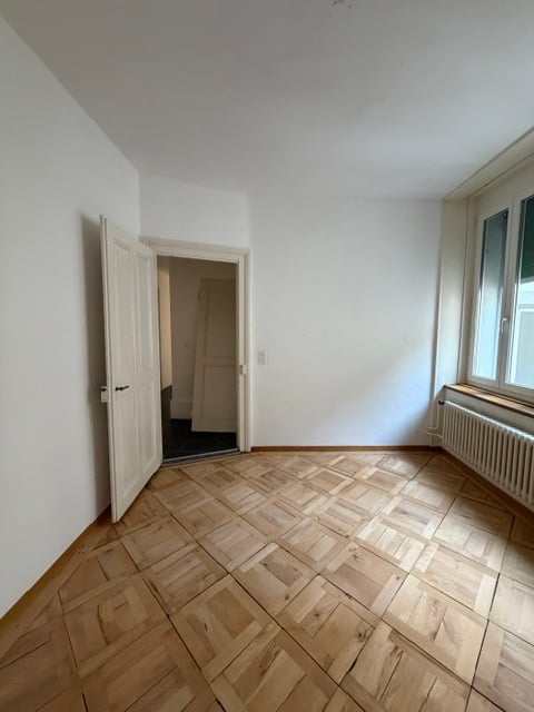 Appartement de 2.5 pièces avec balcon à Bienne 8