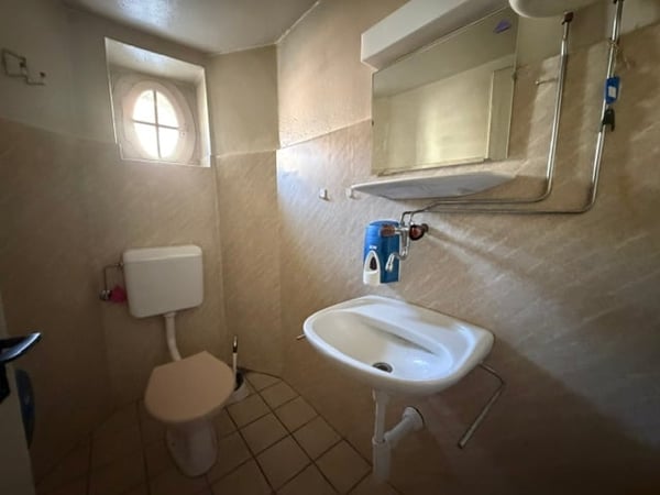 Bureau / Dépôt de 1 pièces à louer à Tavannes – disponible immédiatement 7