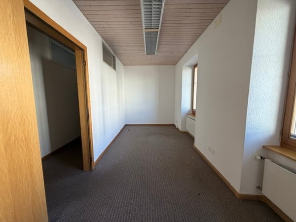 Bureau / Dépôt de 1 pièces à louer à Tavannes – disponible immédiatement 5