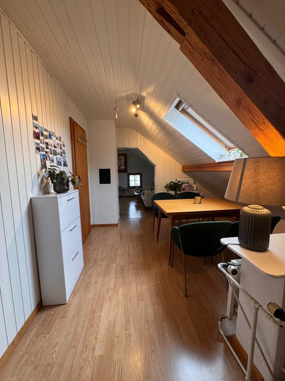 Charmante Dachwohnung mit Seesicht 4