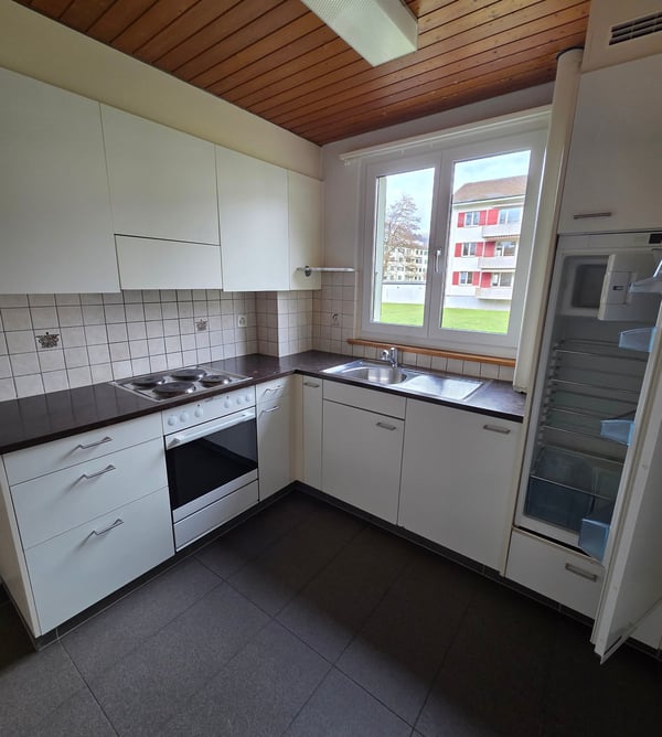 Einfache 1-Zimmer-Wohnung mit Balkon in Balsthal 1