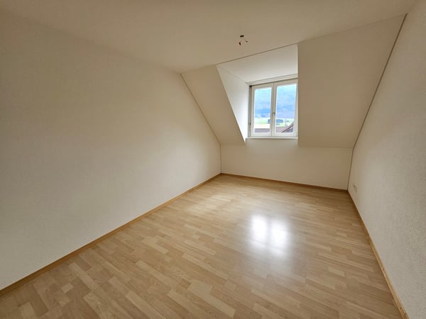 Charmante 4-Zimmer-Dachwohnung in ruhiger Lage von Laupersdorf 10