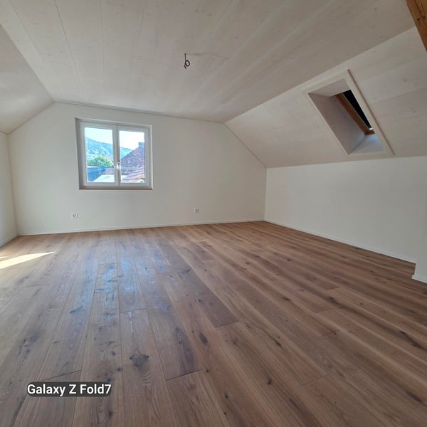 Charmante 2.5-Zimmer-Dachwohnung mit Bergblick in Oensingen 9