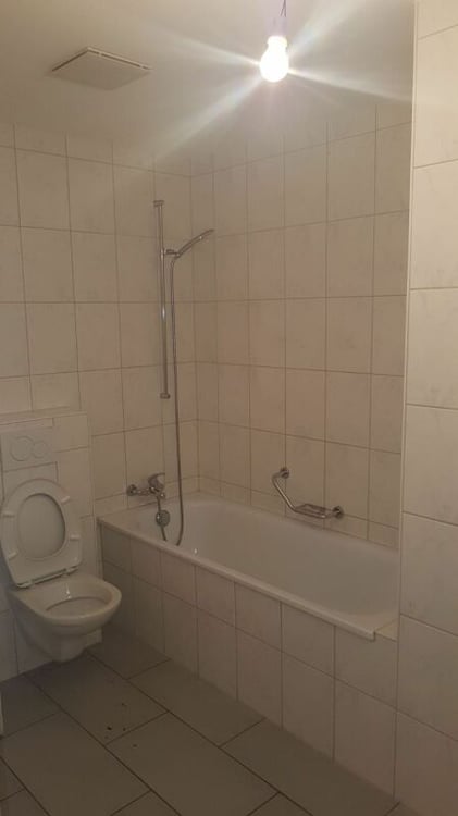 Immeuble de rendement entièrement loué 12