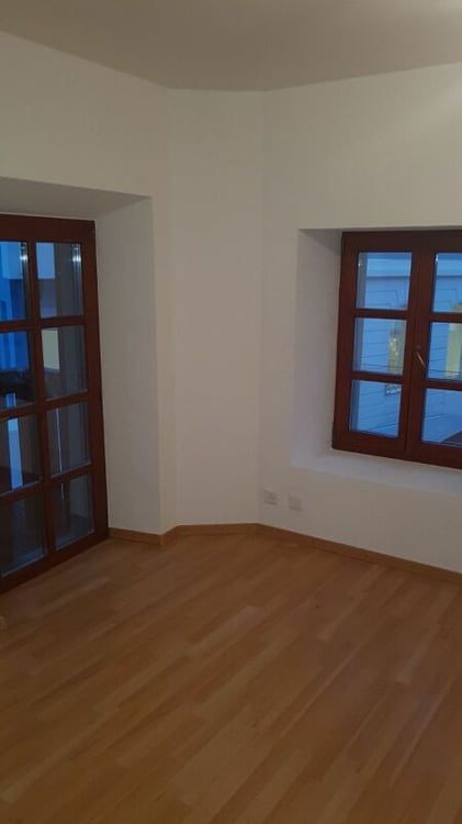 Immeuble de rendement entièrement loué 6