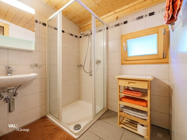 Immeuble de groupe avec un beau potentiel 5