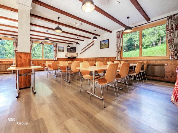 Immeuble de groupe avec un beau potentiel 9