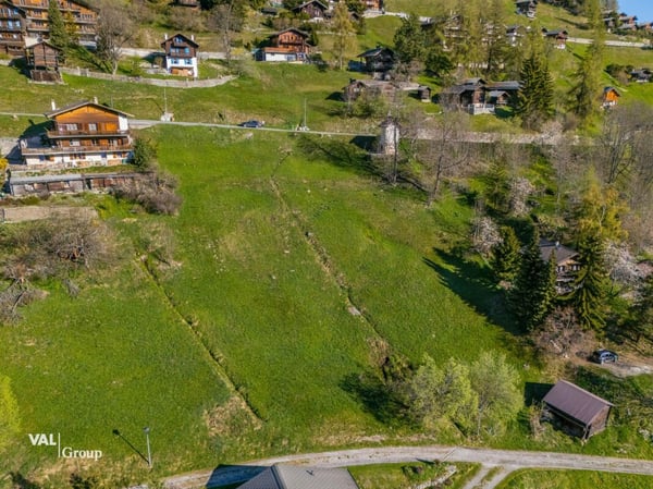 Superbe parcelle constructible à l'entrée de Grimentz, emplacement stratégique et potentiel exceptionnel 3