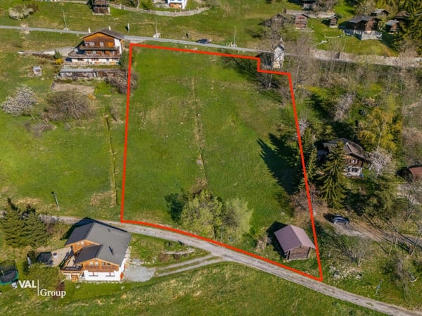 Superbe parcelle constructible à l'entrée de Grimentz, emplacement stratégique et potentiel exceptionnel 2