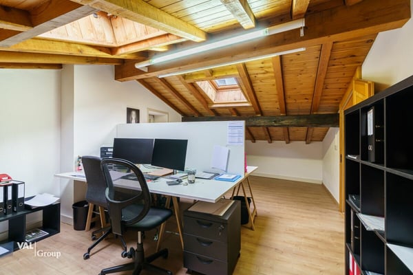 Saniertes MFH mit vielen Nutzungsmöglichkeiten und historischem Flair an Top-Lage 2