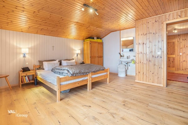 Heimelige Wohnung im charmanten Chaletstil 9