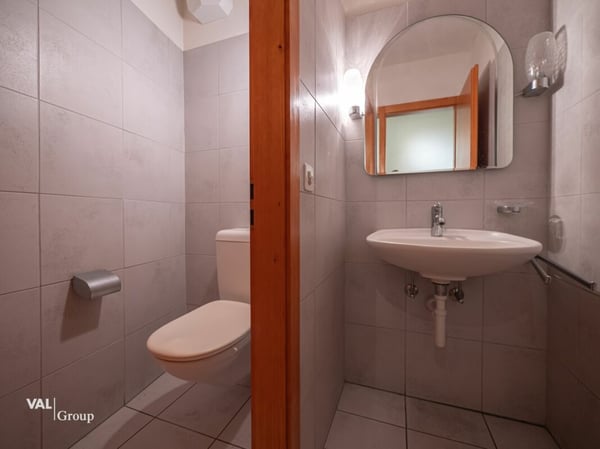 Bureau à Louer à Sierre - Emplacement Idéal avec 160 m² 8