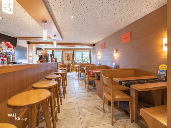 Charmant et chaleureux café bar restaurant à Borzuat 5