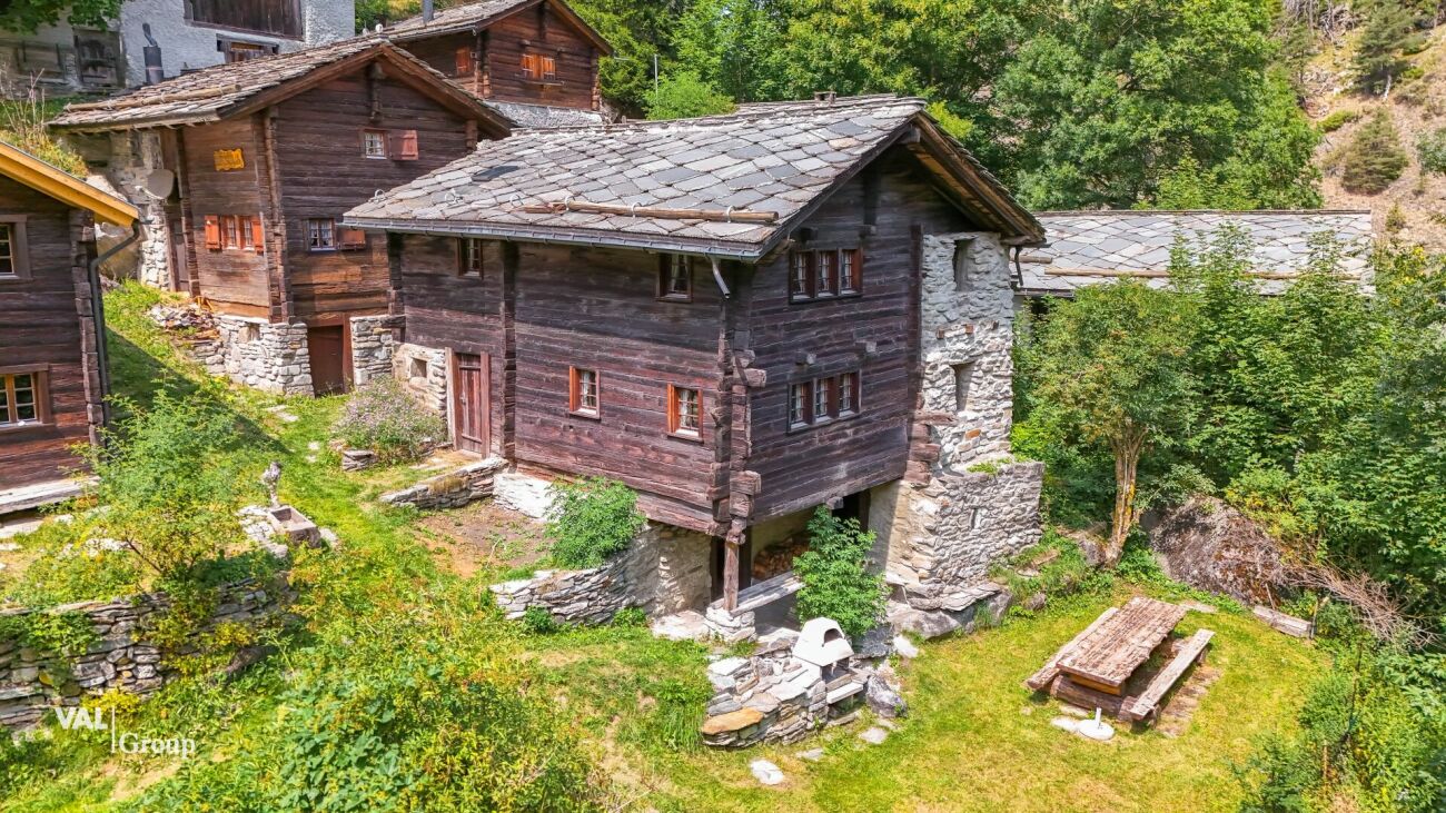 Liebhaberobjekt-Ein Stück Geschichte im Herzen der Walliser Natur