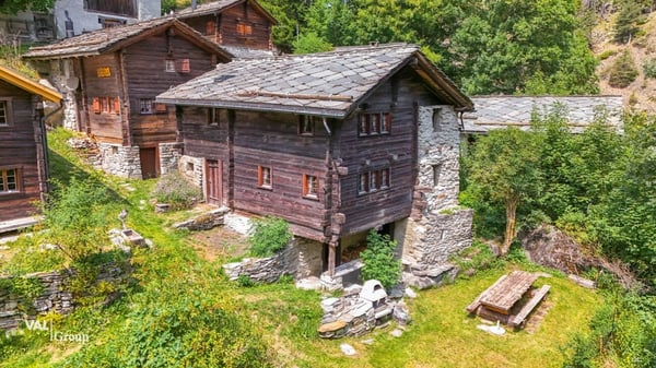 Liebhaberobjekt-Ein Stück Geschichte im Herzen der Walliser Natur 15