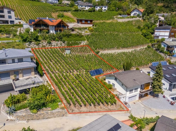Hier könnte Ihr Traumhaus entstehen - sonniges Baugrundstück in Leuk 1
