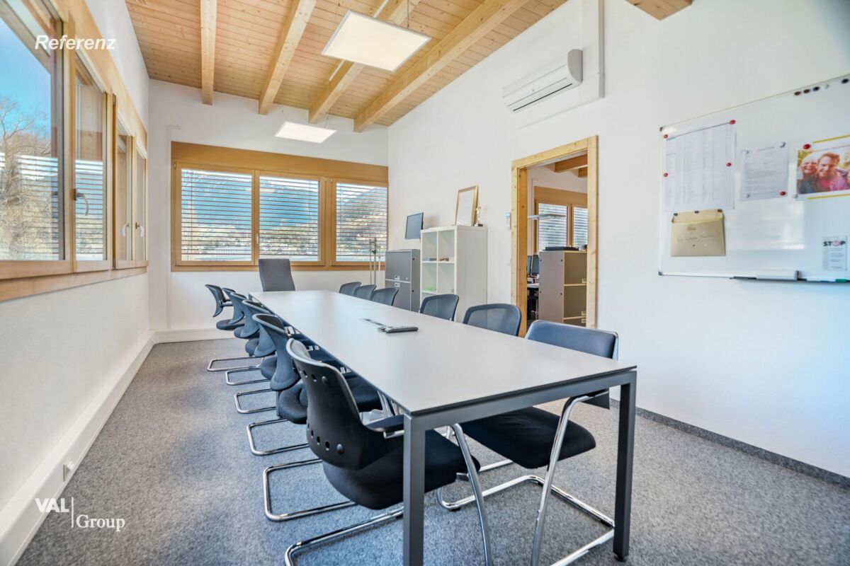 Modern commercial hall for versatile use in prime location for rent