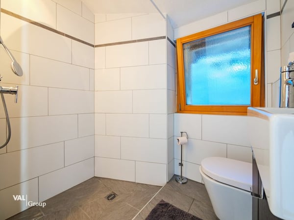 Opportunité unique: Maison avec deux appartements indépendants (5.5 et 2.5 pièces) 11