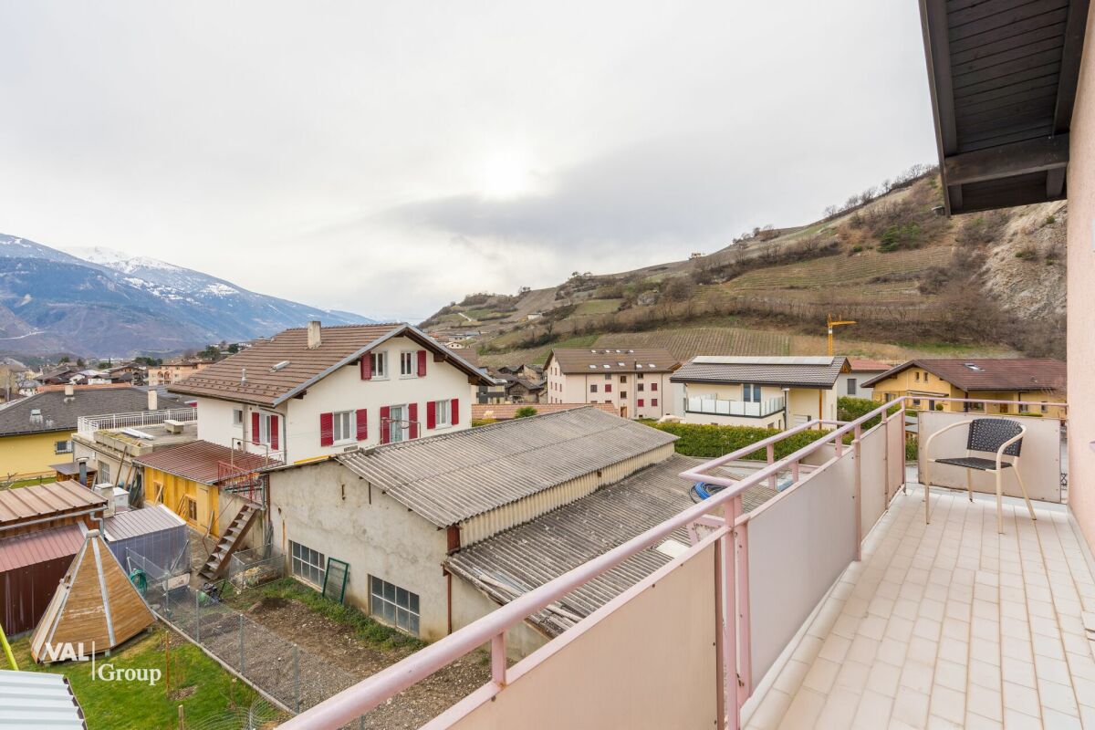Merveille d'espace avec charme - duplex de 6,5 pièces au cœur de Salgesch