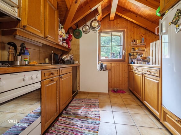 Maison villageoise de deux appartements, avec dépendances, à quelques pas de Sion 12