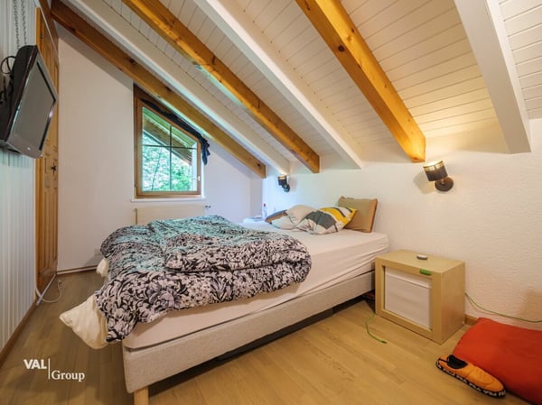 Maison villageoise de deux appartements, avec dépendances, à quelques pas de Sion 14