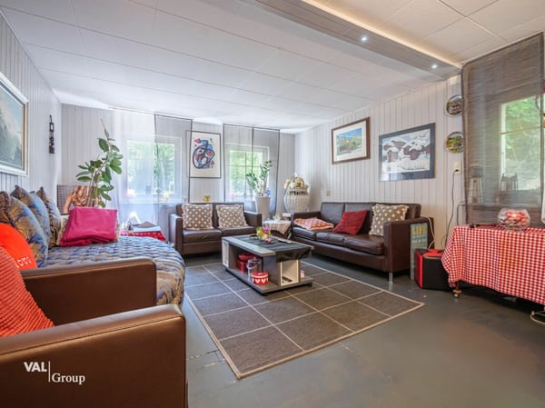 Maison villageoise de deux appartements, avec dépendances, à quelques pas de Sion 5