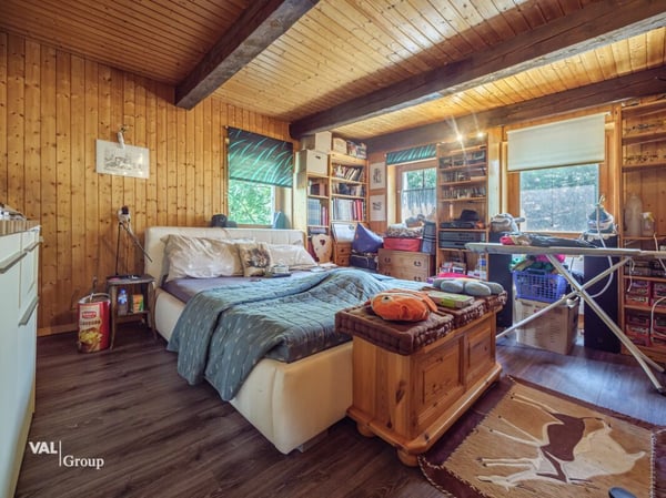 Maison villageoise de deux appartements, avec dépendances, à quelques pas de Sion 8