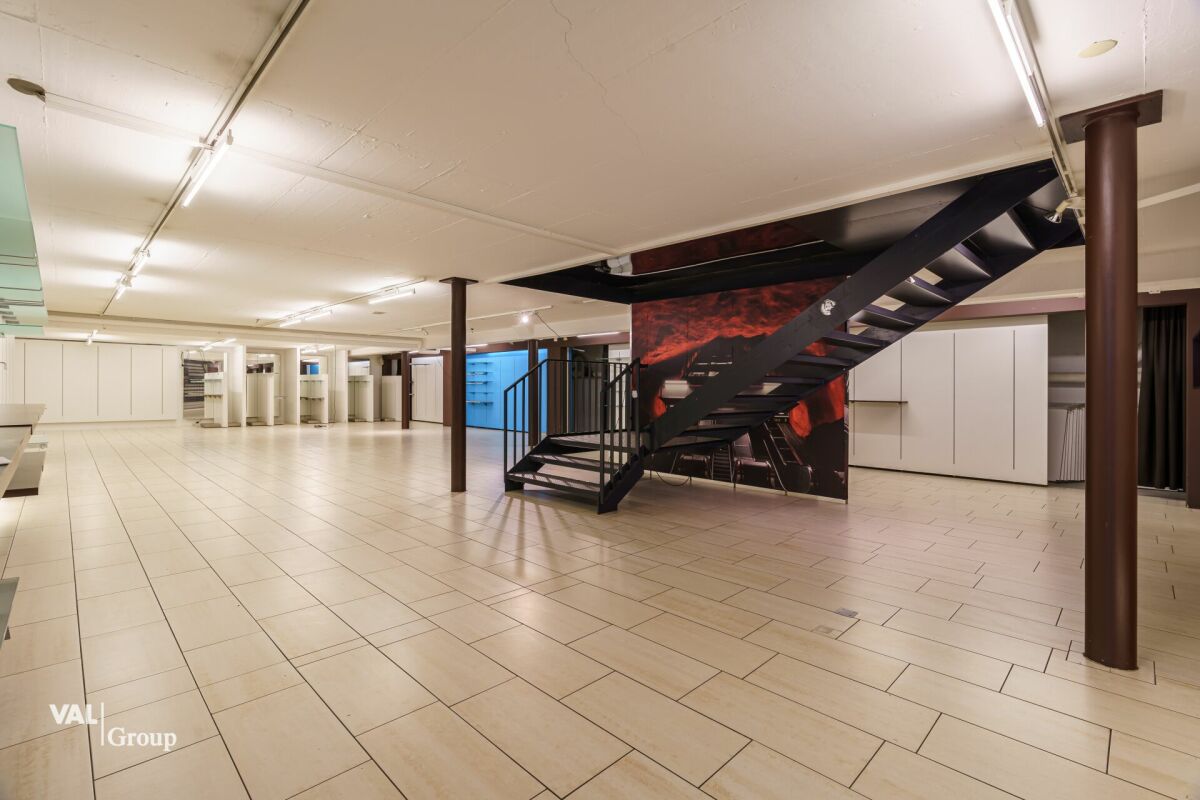 Spazi di stoccaggio o commerciali polivalenti vicino alla stazione di Brig