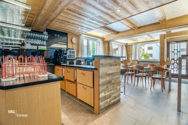 Investitionsmöglichkeit im Herzen des Saastals - Hotel oder bewilligte Zweitwohnungen in Saas-Grund 3