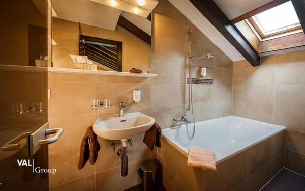 Superior Hotel inkl. Entwicklungsprojekt auf insgesamt 6'000 m2 Grundstück 18