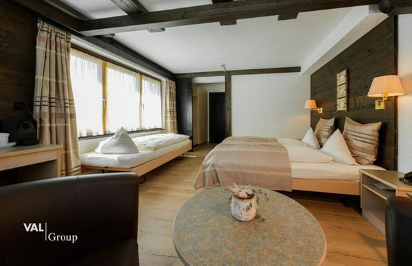 Superior Hotel inkl. Entwicklungsprojekt auf insgesamt 6'000 m2 Grundstück 16