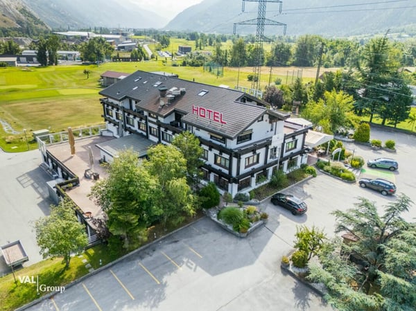 Superior Hotel inkl. Entwicklungsprojekt auf insgesamt 6'000 m2 Grundstück 23