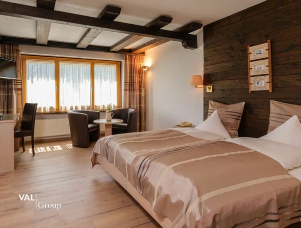 Superior Hotel inkl. Entwicklungsprojekt auf insgesamt 6'000 m2 Grundstück 9