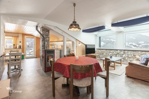 Mehrfamilienhaus mit 1 grosszügigen Wohneinheiten 1