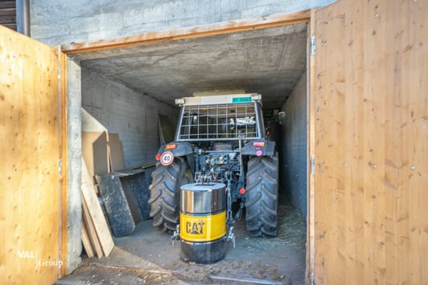 Stall, Scheune und Garage an schöner Lage 3