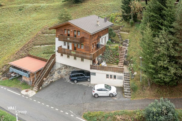 Grosszügiges Mehrfamilienhaus im Grünen 1