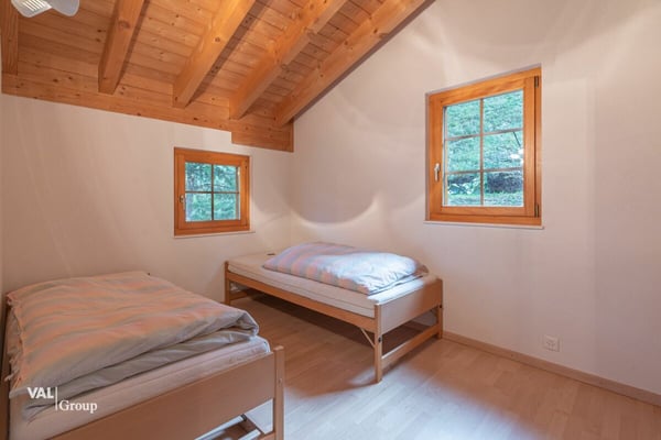 Grosszügiges Mehrfamilienhaus im Grünen 6