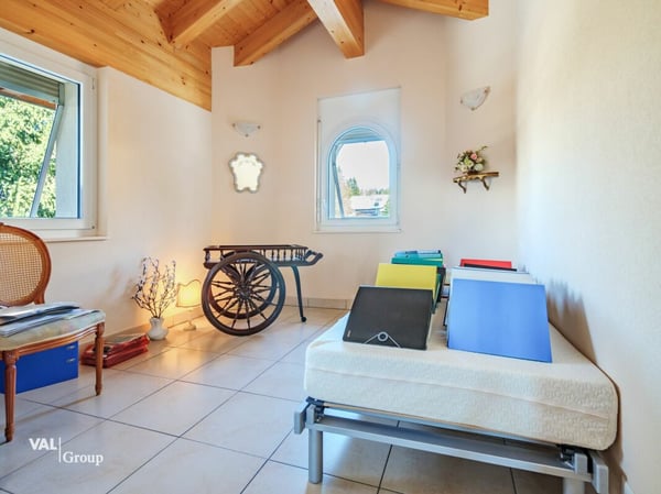 Spacieux duplex en Attique, dans petite résidence à deux pas du Golf 9