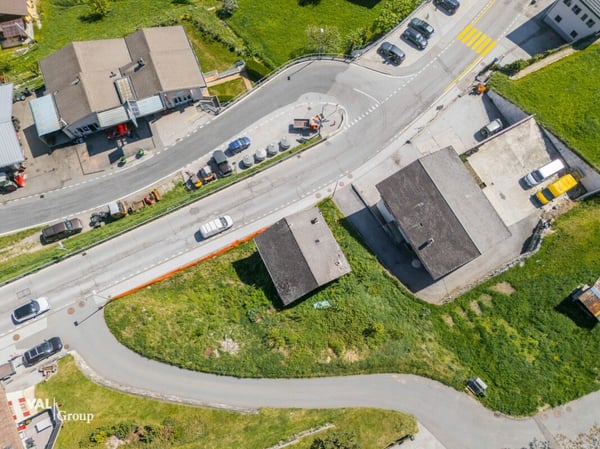 Terrain idéalement situé pour projet de 3 appartements, permis en force 5