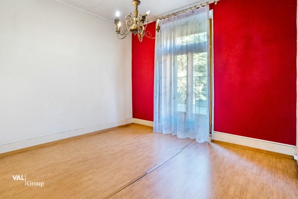 Deux appartements + dépôt, dans maison de 3 unités 3