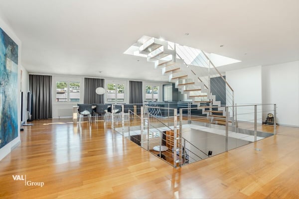 Attique en duplex avec terrasse sur le toit, au coeur de la ville 5