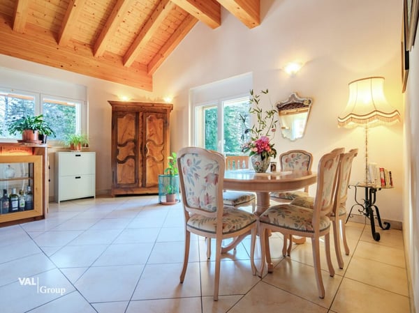 Magnifique résidence comprenant 3 généreux logements 4